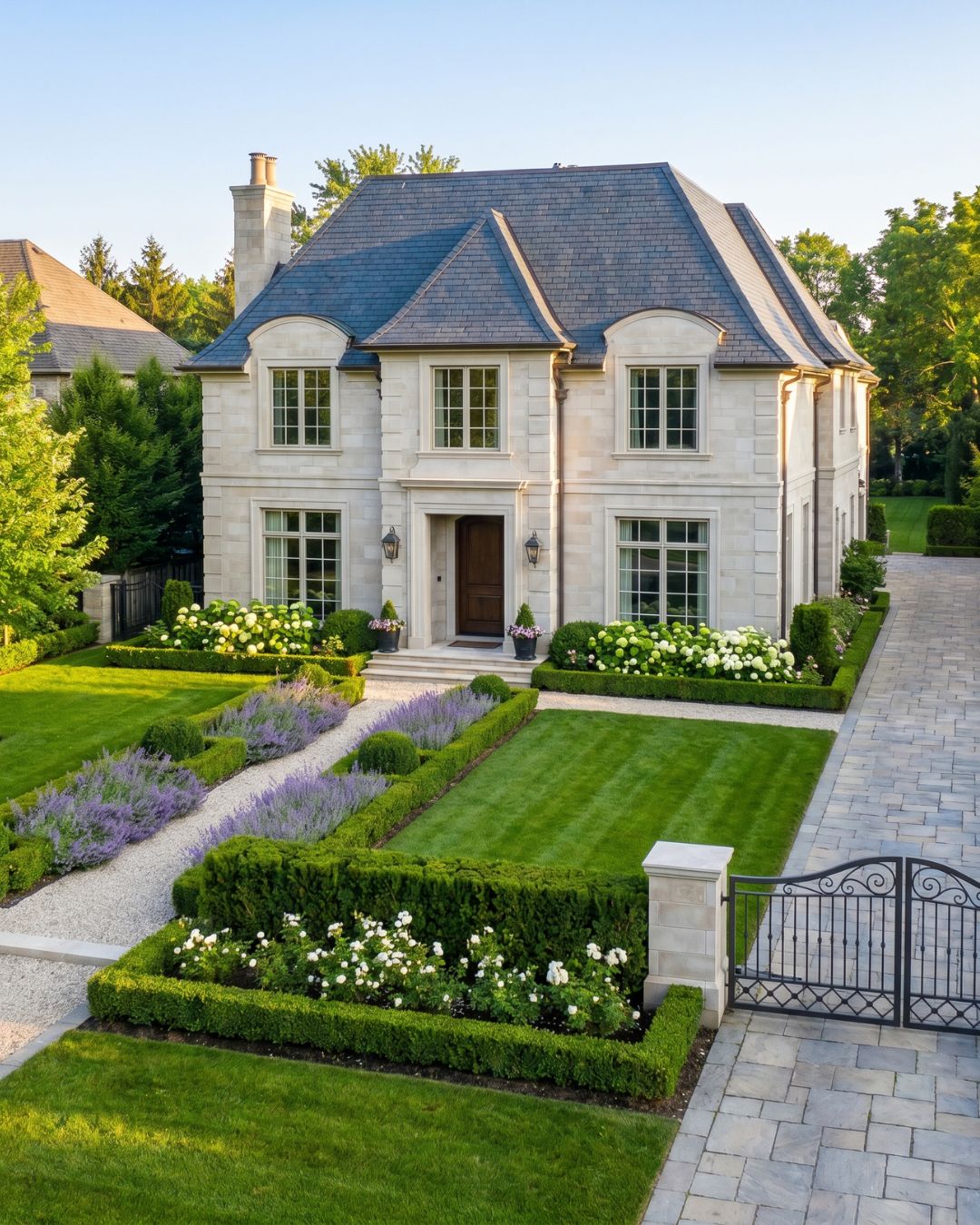 Aménagement extérieur valorisant pour une maison du Sud-Ouest avant la vente